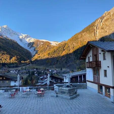 Con 3 Da Letto In Centro * Courmayeur