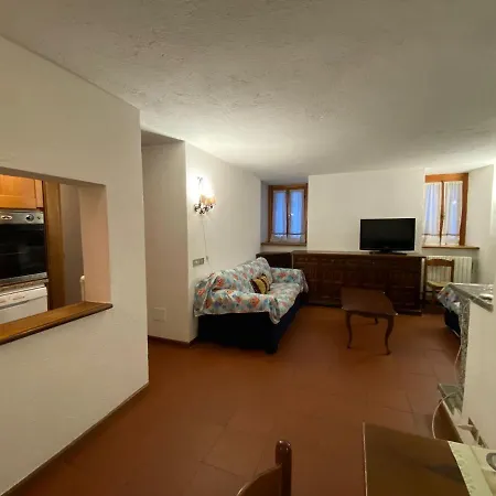 Con 3 Da Letto In Centro Apartment *