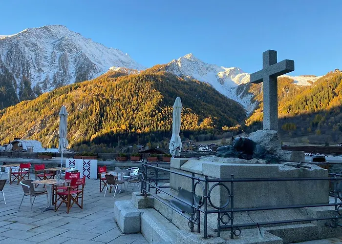 Con 3 Da Letto In Centro Courmayeur